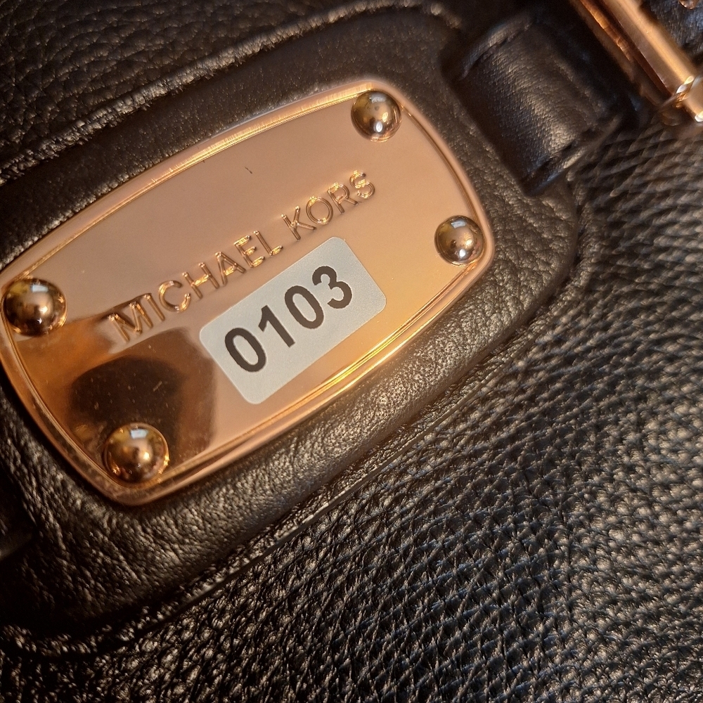 Michael Kors East West Bllack Pebble Leather Handbag - Picture 9 of 9